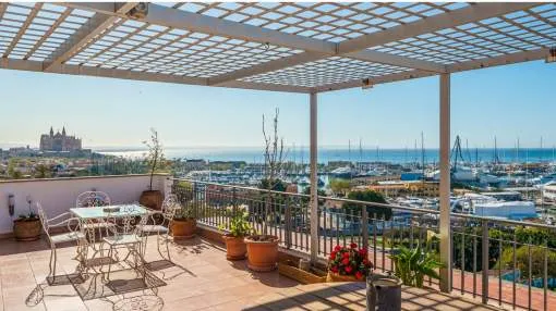Penthouse to reform with 360° views of the sea, mountains and city in Santa Catalina, Palma